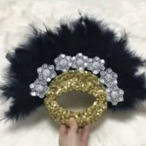 Evantail à plumes pour les grandes cérémonies