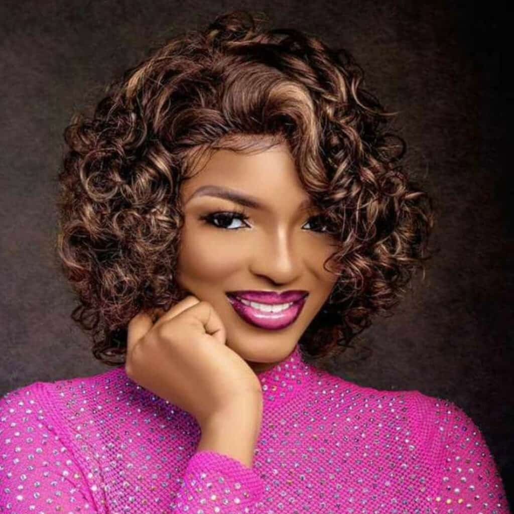 Perruque naturelle frontale à boucle