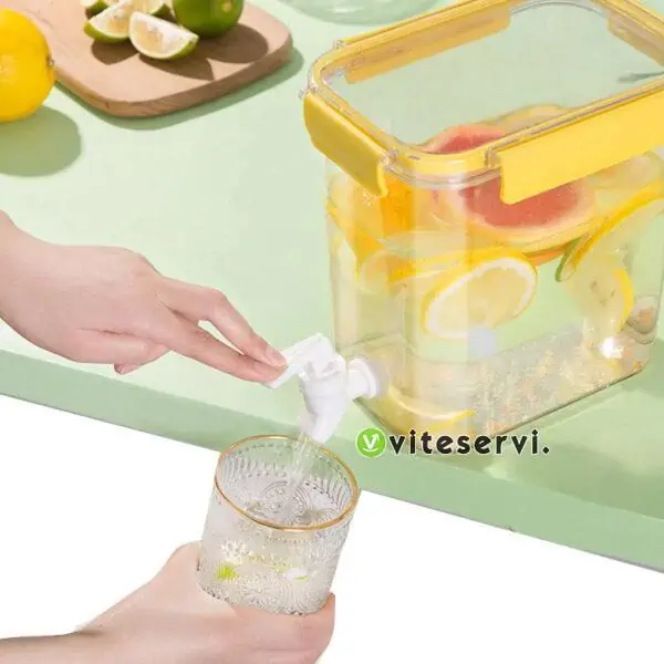 Bouilloire plastique froide à robinet avec ou sans support.