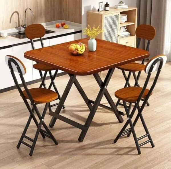 Table + 4 chaises pliantes