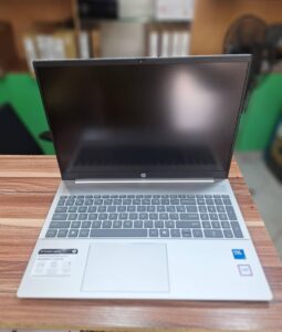 HP Pavilion 16 core i5 14th Tactile lumineux SSD 512 RAM 16