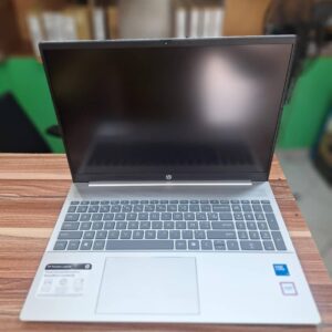 HP Pavilion 16 core i5 14th Tactile lumineux SSD 512 RAM 16