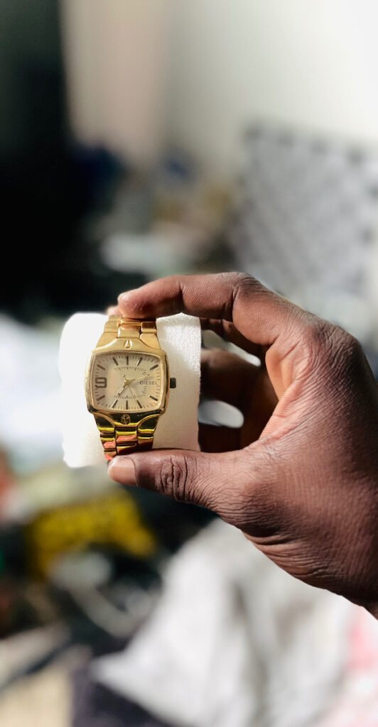 Montre dame diesel en Giél disponible