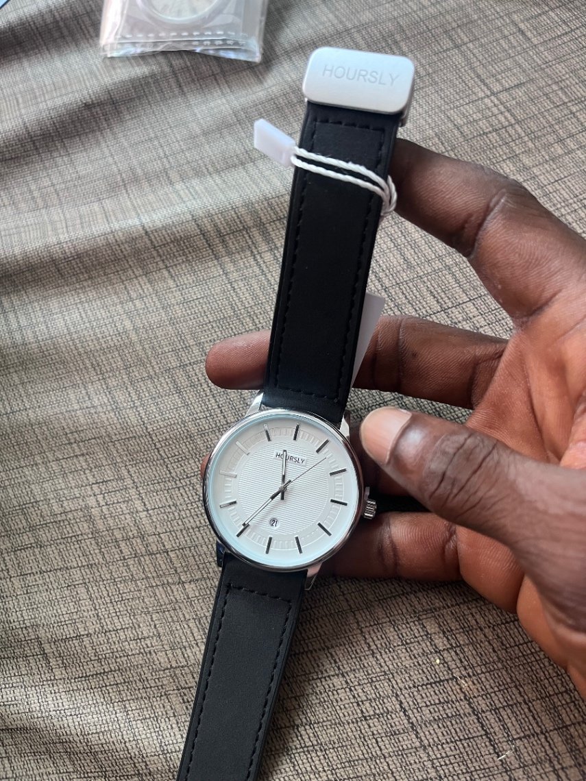 IMG 6856 HOURSLY Bracelet en caoutchouc noir à boucle très confortable