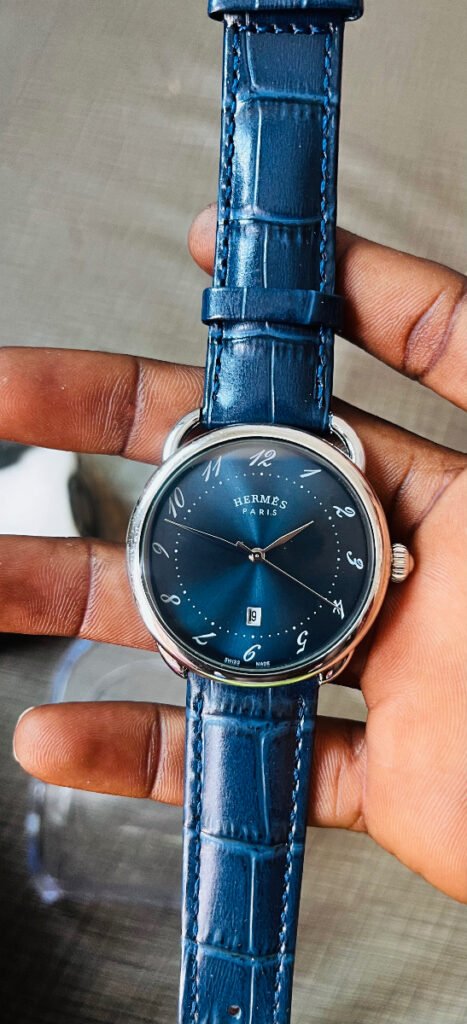 Montre Dame Hermès Paris bracelet original disponible