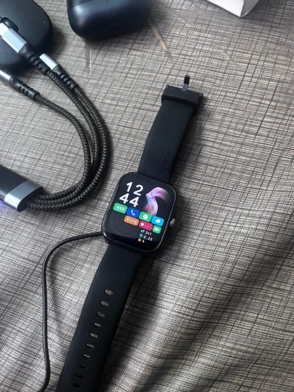 IMG 7447 Montre connectée Oraimo Nova AM Écran incurvé sans bordure