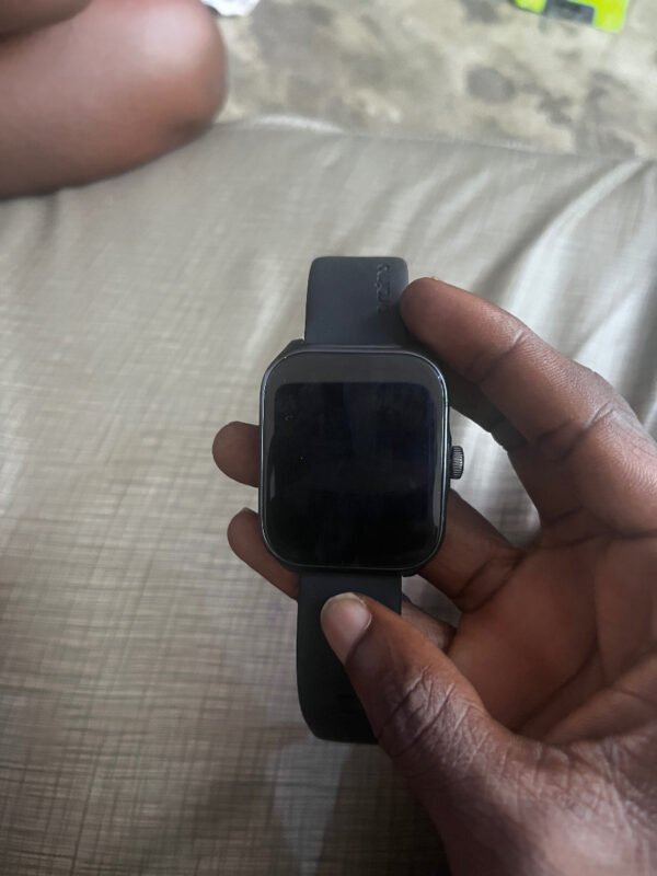 IMG 7452 Montre connectée Oraimo Nova AM Écran incurvé sans bordure