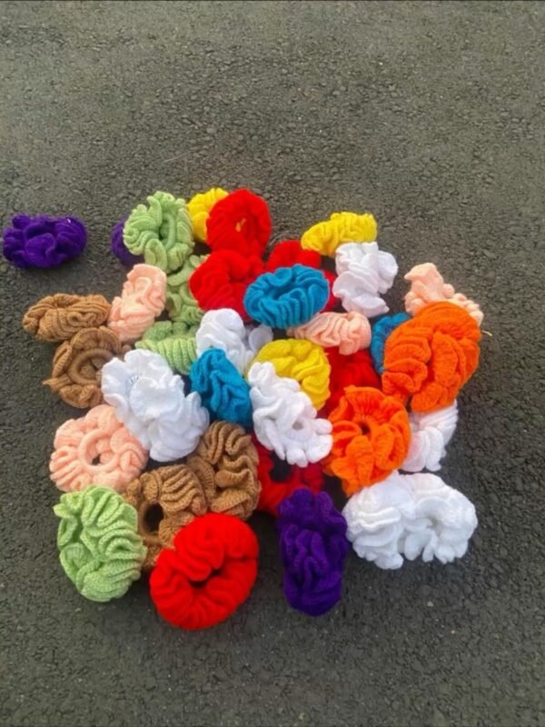 IMG 8037 Scrunchies en tricotage