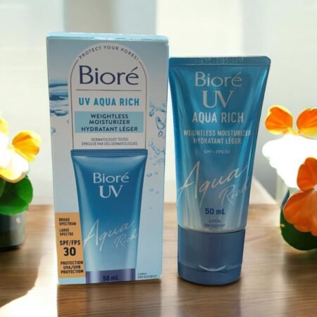 Hydratant Léger Biore UV Aqua Rich SPF 30, Crème Solaire Visage Protection UVA/UVB Large Spectre, Soin Quotidien Non Gras Testé Dermatologiquement 50ml pour Peau Protégée et Pores Libres
