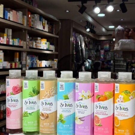 Gel Douche St. Ives Nettoyant Corporel aux Extraits 100% Naturels, Hydratant, Exfoliant et Purifiant pour Peau Douce et Revitalisée, Formule Sans Parabènes et Cruauté Animale (650ml Multi-Variantes)