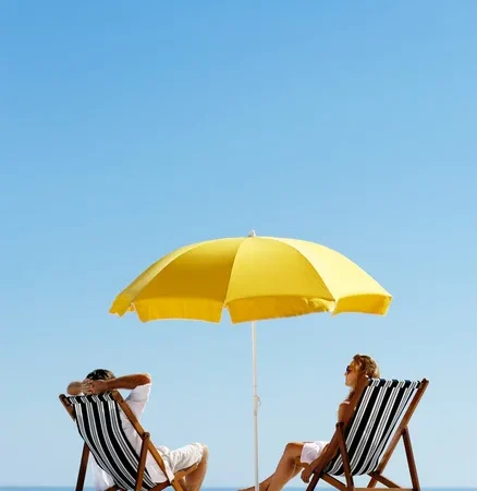 Parasol Anti-UV Jaune ,bleu,vert,orange avec Chaises Longues Pliables et Réglables, Ensemble de Détente Extérieur pour Protection Solaire Optimale, Ombrelle et Transats Confortables pour Jardin, Piscine ou Vacances