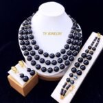 Parure de Bijoux Femme Élégante Double Rang Perles Carrées et Rondes Crème avec Accents Dorés – Modèle 19
