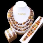 Parure de Bijoux Femme Élégante Double Rang Perles Carrées et Rondes Crème avec Accents Dorés – Modèle 14