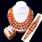 Parure de Bijoux Femme Élégante Double Rang Perles Carrées et Rondes Crème avec Accents Dorés – Modèle 20